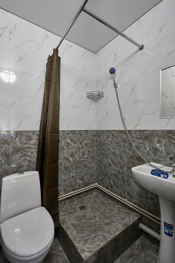 Апарт 33 Aparthotel Alma-Ata Buitenkant foto