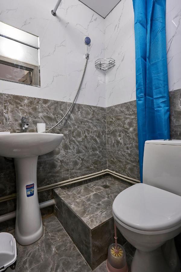 Апарт 33 Aparthotel Alma-Ata Buitenkant foto