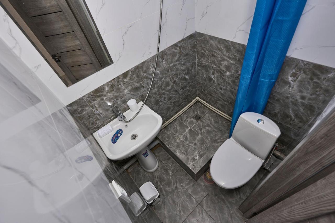Апарт 33 Aparthotel Alma-Ata Buitenkant foto